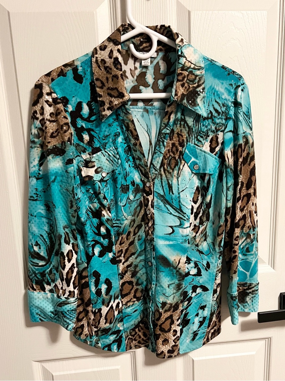 CACHE Vintage Embellished Button Down Blouse in Aqua Teal Leopard size L